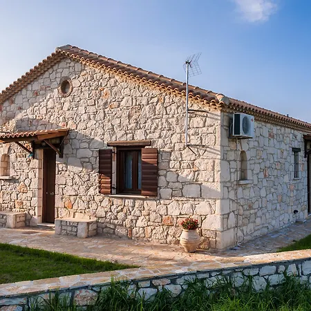Kavos Psarou Villa *